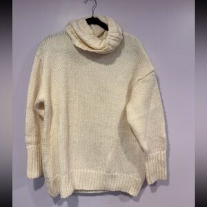 White Cowl‎ neck American Eagle long Sweater / dress